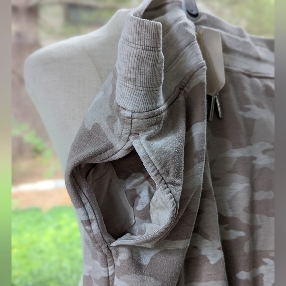 Athleta Balance Printed Jogger in Neutral Camo Colors - Picture 5 of 11
